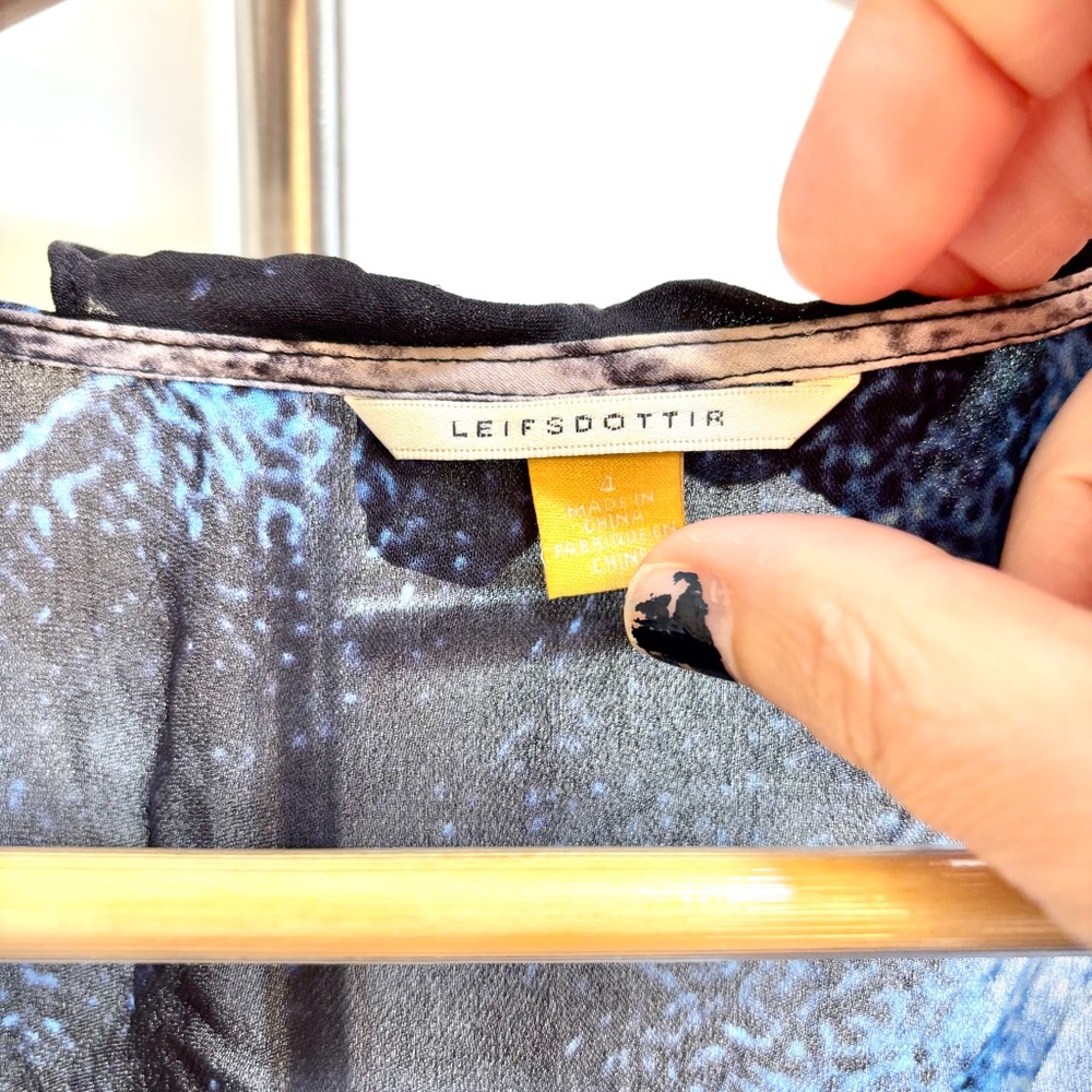 Anthropologie leifsdottir Silk Tank Size 4 Blue Ruffle Abstract Artsy French - Picture 4 of 11